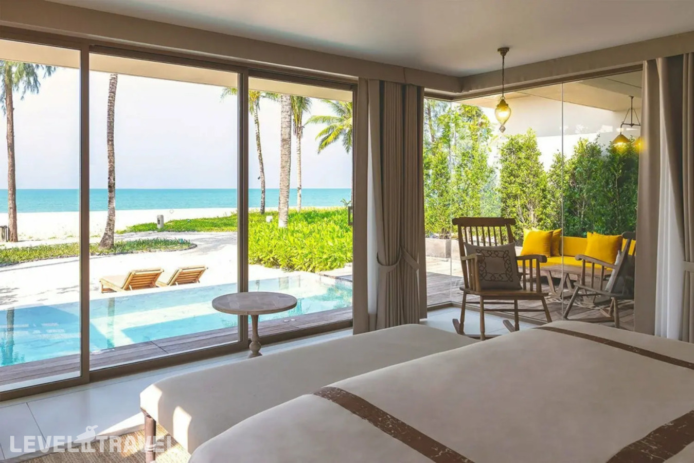 фотографии номера Двухместная вилла Pool Beachfront двуспальная кровать отеля Devasom Khao Lak Beach Resort & Villas в Таиланд(Као Лак) - фото №3