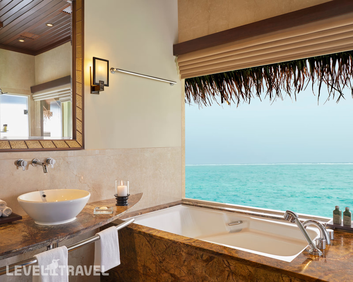 фотографии номера Вилла на воде с бассейном отеля Taj Exotica Resort & Spa в Мальдивы(Южный Мале Атолл) - фото №4