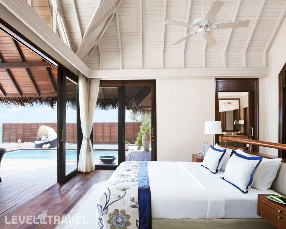 фотографии номера Вилла у воды Sunrise отеля Taj Exotica Resort & Spa в Мальдивы(Южный Мале Атолл) - фото №2