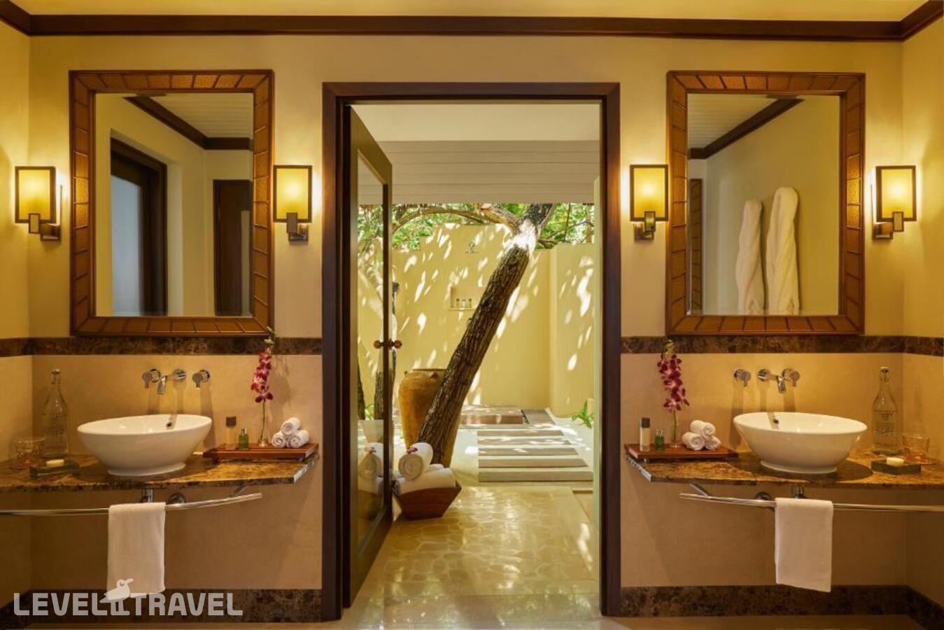 фотографии номера Пляжный люкс Sunset с бассейном (2 спальни) отеля Taj Exotica Resort & Spa в Мальдивы(Южный Мале Атолл) - фото №4