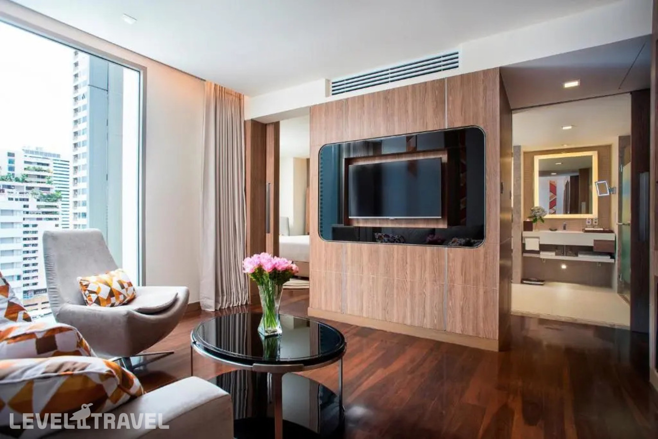 фотографии номера Представительский люкс с видом на город отеля Novotel Bangkok Sukhumvit 20 в Таиланд(Бангкок) - фото №5