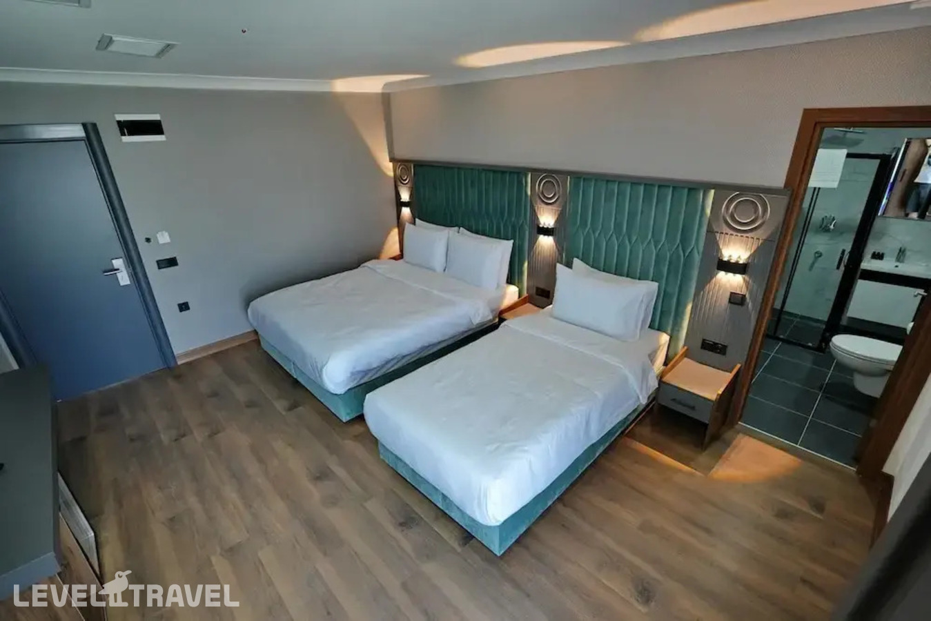 фотографии номера Трехместный делюкс отеля Shelton Airport Hotel в Турция(Арнавуткёй) - фото №8