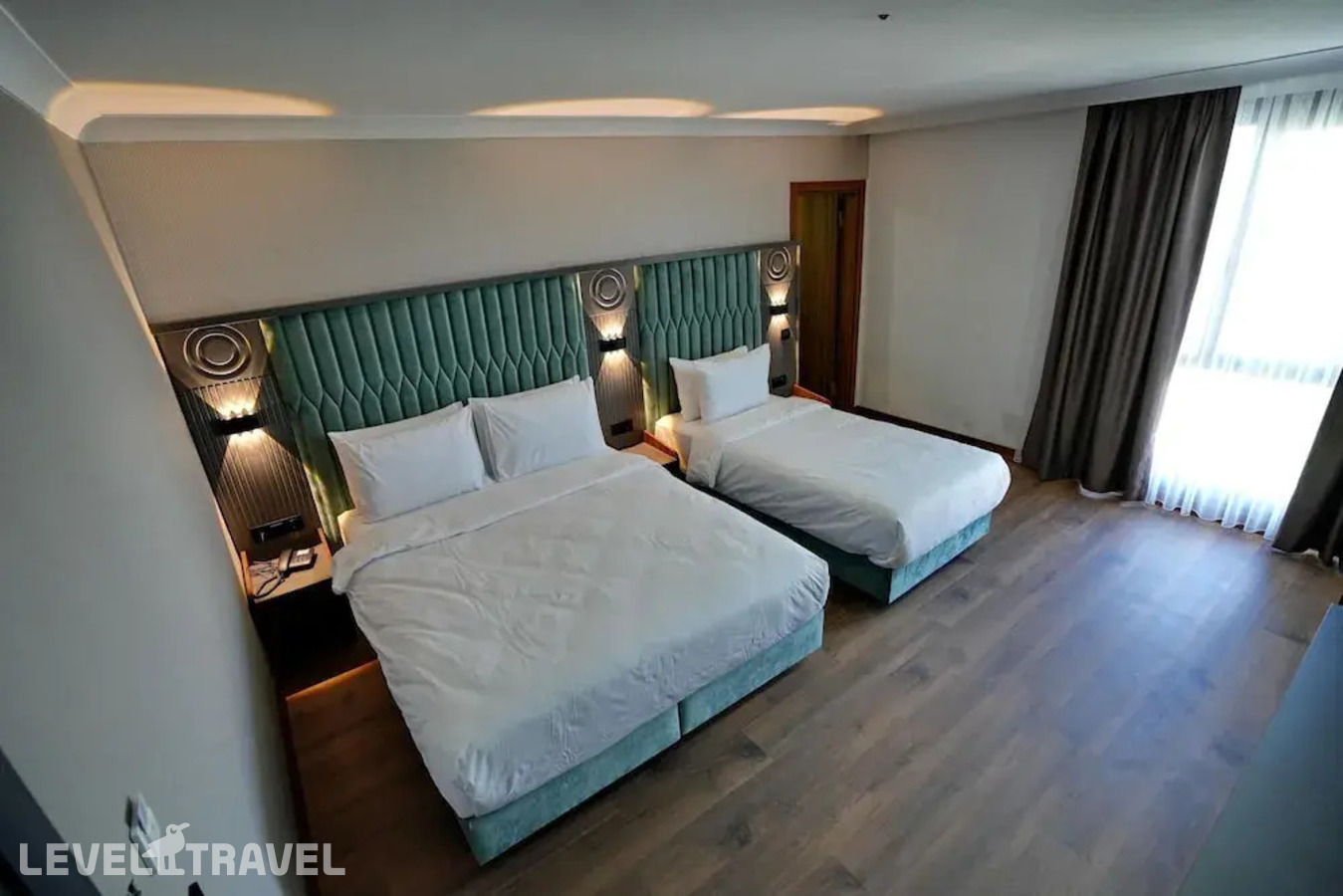 фотографии номера Трехместный делюкс отеля Shelton Airport Hotel в Турция(Арнавуткёй) - фото №2