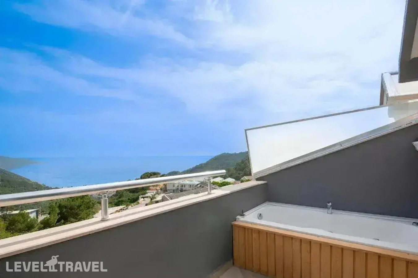 фотографии номера Двухместный номер Deluxe Jacuzzi двуспальная кровать отеля Ramada By Wyndham Fethiye Oludeniz в Турция(Олюдениз) - фото №8