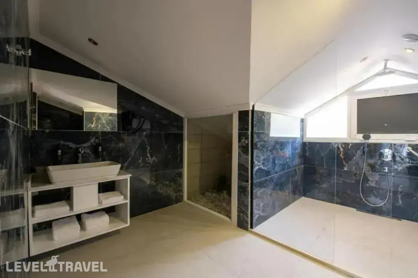 фотографии номера Двухместный номер Deluxe Jacuzzi двуспальная кровать отеля Ramada By Wyndham Fethiye Oludeniz в Турция(Олюдениз) - фото №10