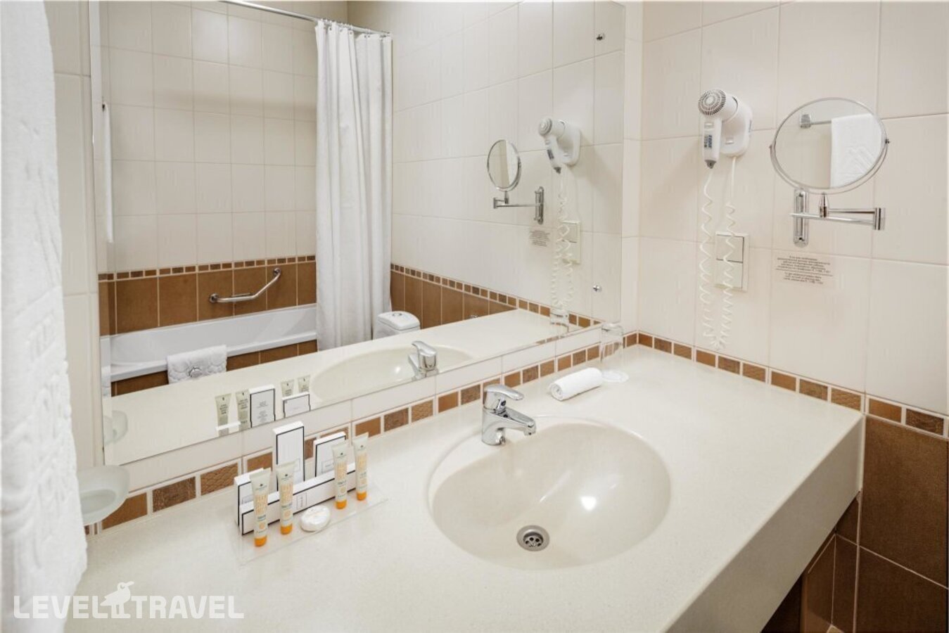 фотографии номера Улучшенный (две односпальные кровати) отеля Отель Московская Горка в Россия(Екатеринбург) - фото №18