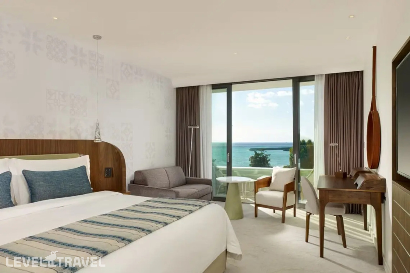 фотографии номера Делюкс с видом на море отеля Parklane, A Luxury Collection Resort & Spa в Кипр(Пиргос) - фото №1