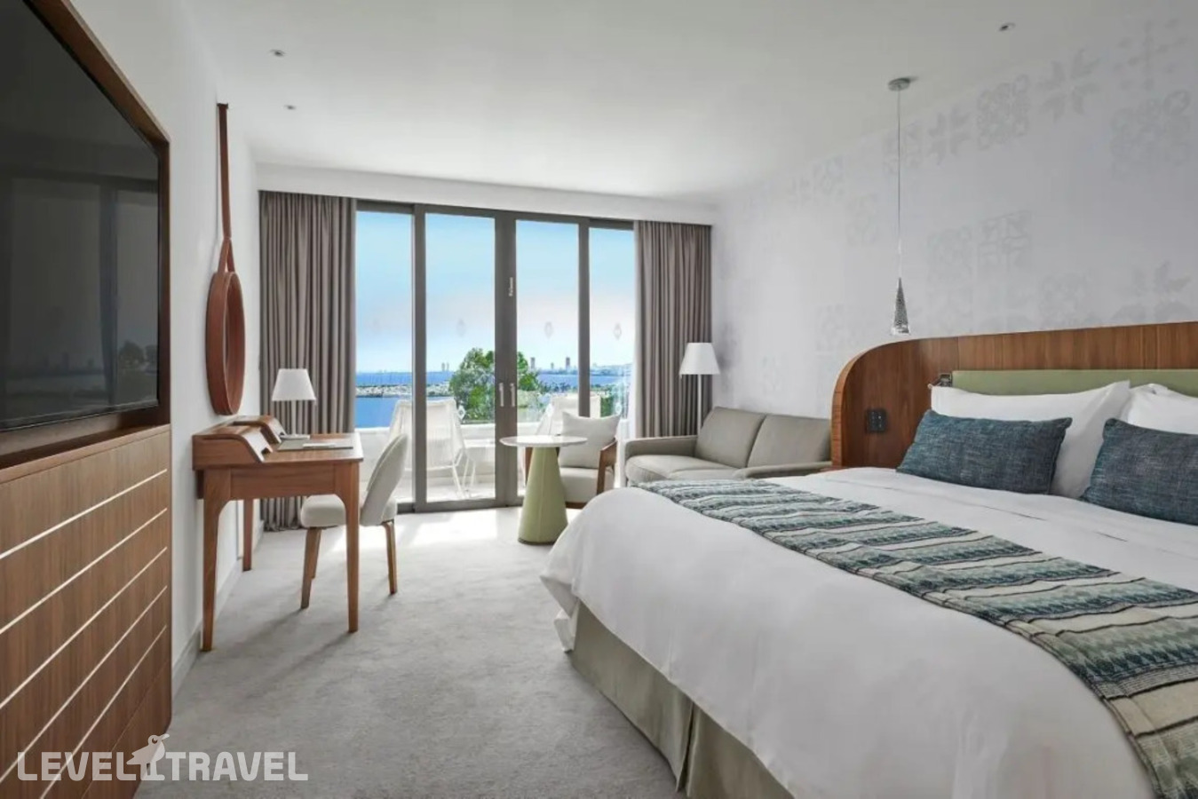 фотографии номера Делюкс с видом на море отеля Parklane, A Luxury Collection Resort & Spa в Кипр(Пиргос) - фото №3