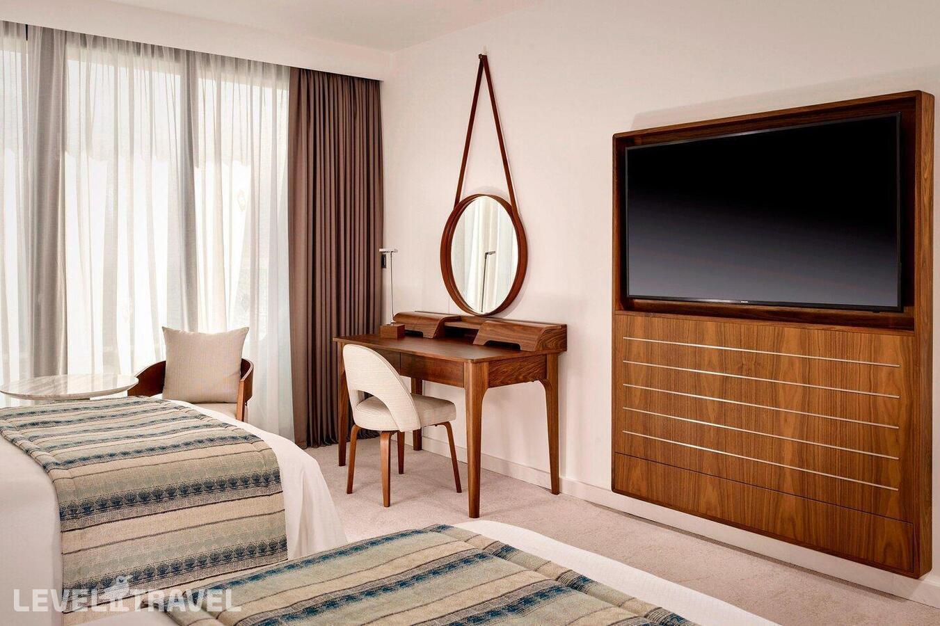 фотографии номера Делюкс с видом на море (две односпальные кровати) отеля Parklane, A Luxury Collection Resort & Spa в Кипр(Пиргос) - фото №1