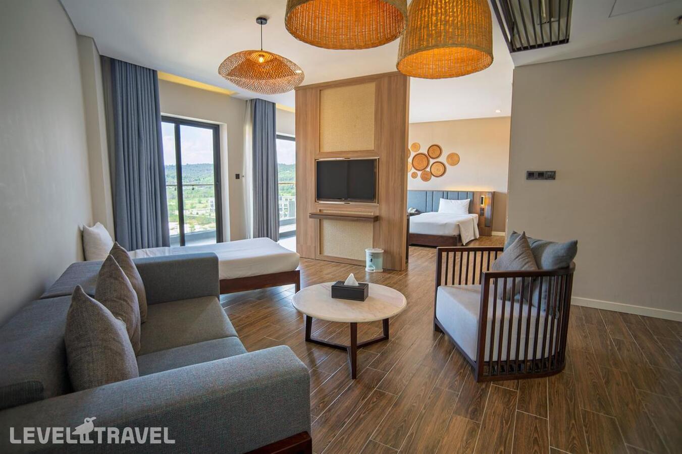 фотографии номера Трехместный номер с видом на горы отеля Sonaga Beach Resort & Villas Phu Quoc в Вьетнам(Фукуок) - фото №2