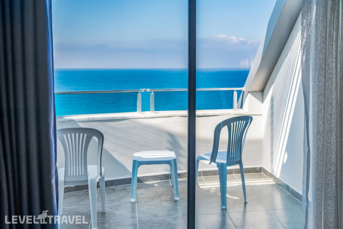 фотографии номера Трехместный с балконом отеля Arsi Blue Beach Hotel (Ex.Kemalhan Beach) в Турция(Тосмур) - фото №3