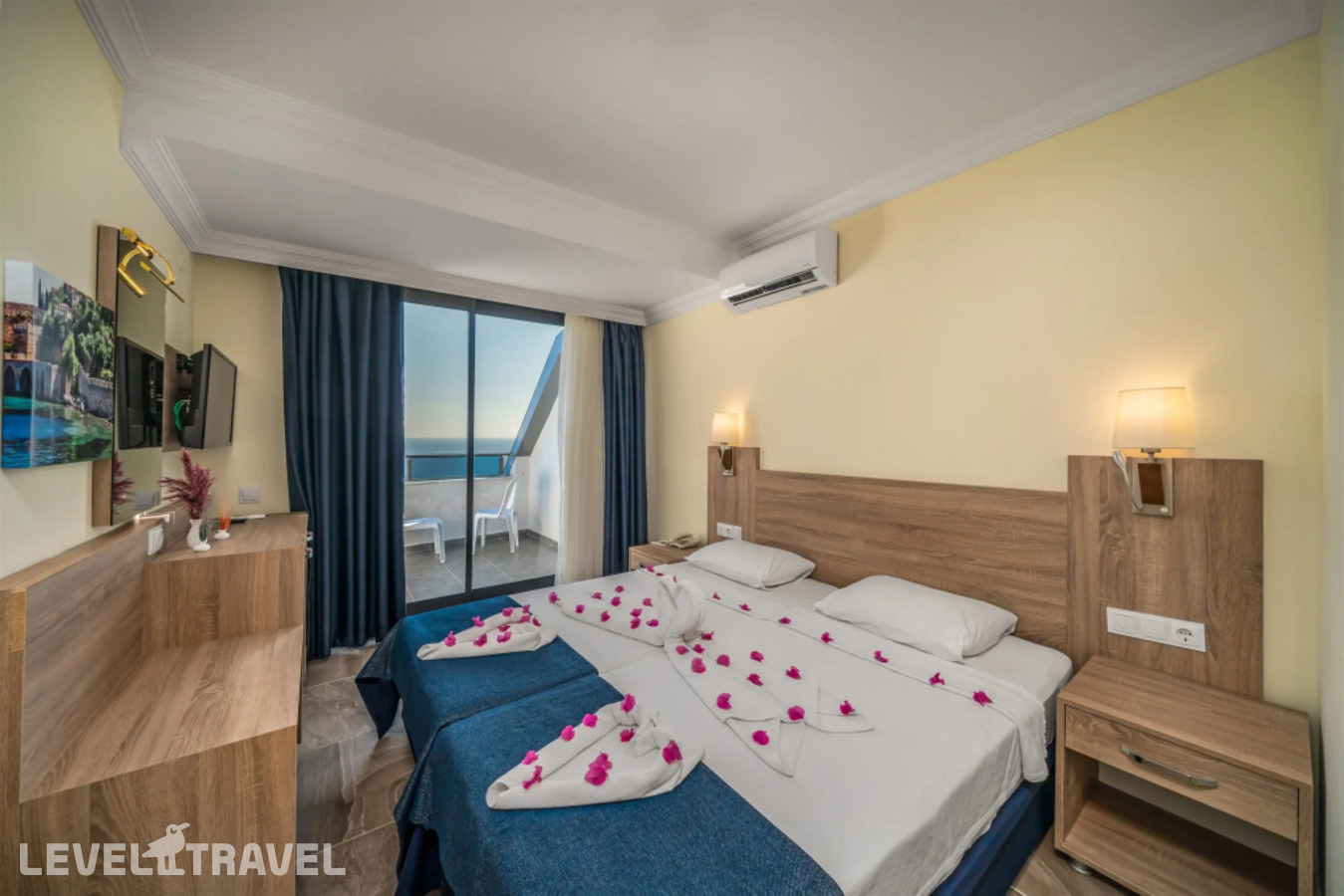 фотографии номера Трехместный с балконом отеля Arsi Blue Beach Hotel (Ex.Kemalhan Beach) в Турция(Тосмур) - фото №6