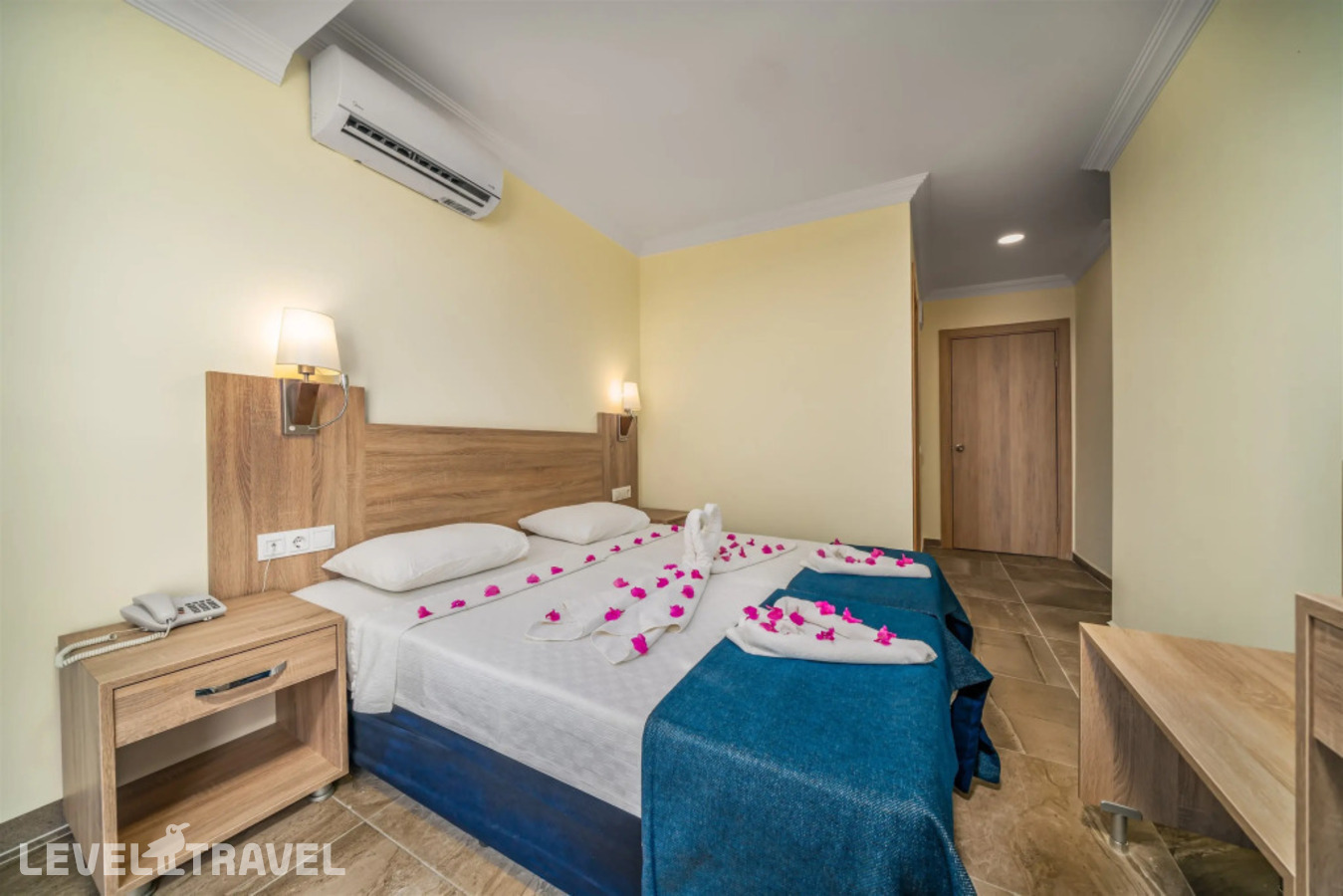 фотографии номера Трехместный с балконом отеля Arsi Blue Beach Hotel (Ex.Kemalhan Beach) в Турция(Тосмур) - фото №7
