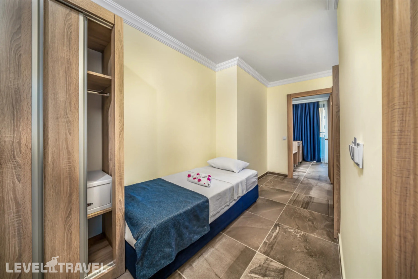 фотографии номера Трехместный с балконом отеля Arsi Blue Beach Hotel (Ex.Kemalhan Beach) в Турция(Тосмур) - фото №11