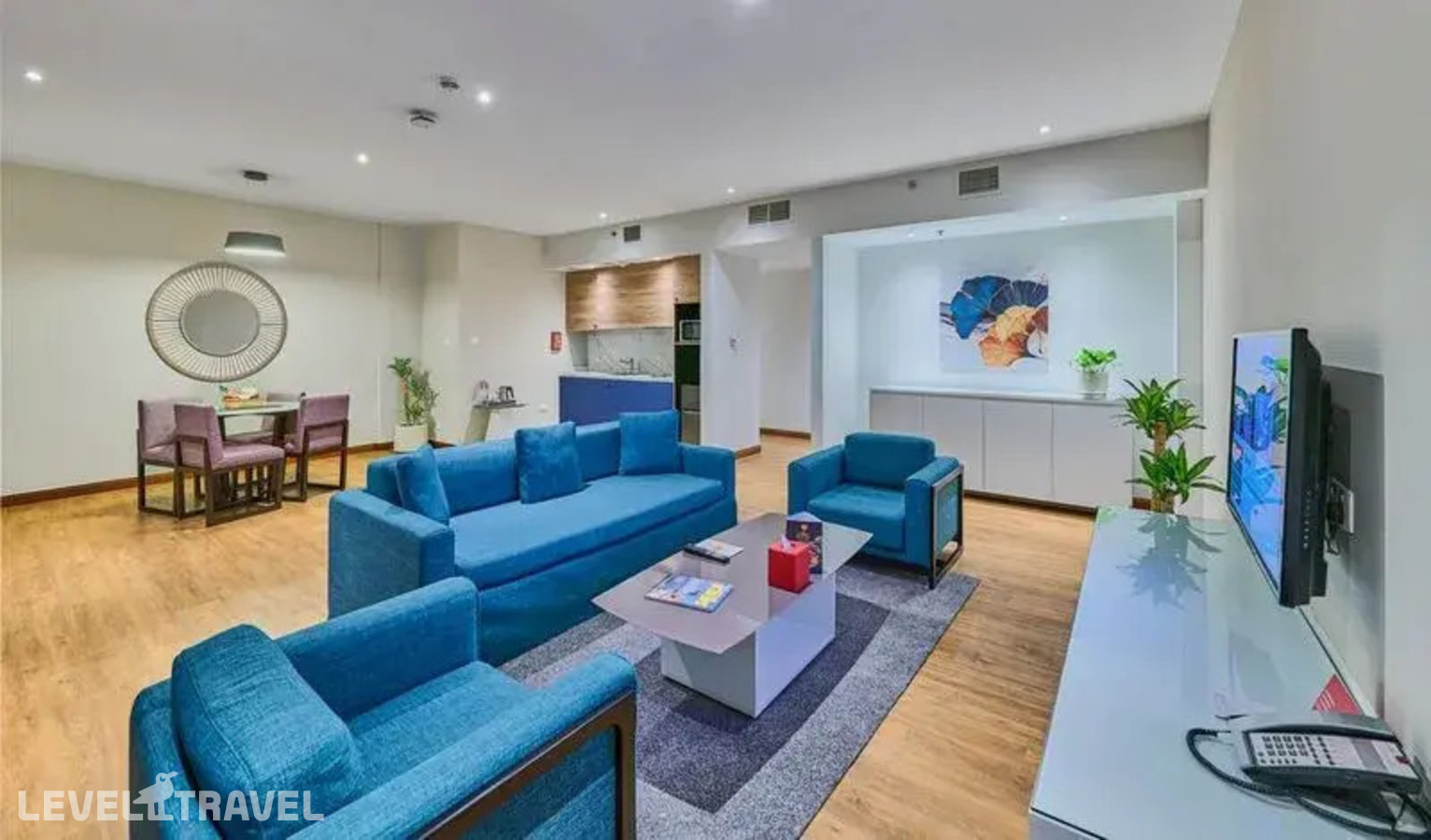 фотографии номера Люкс с видом на город отеля Ramada Hotel & Suite By Wyndham Jbr (Ex. Hawthorn Suites By Wyndham) в ОАЭ(Дубай Марина) - фото №2