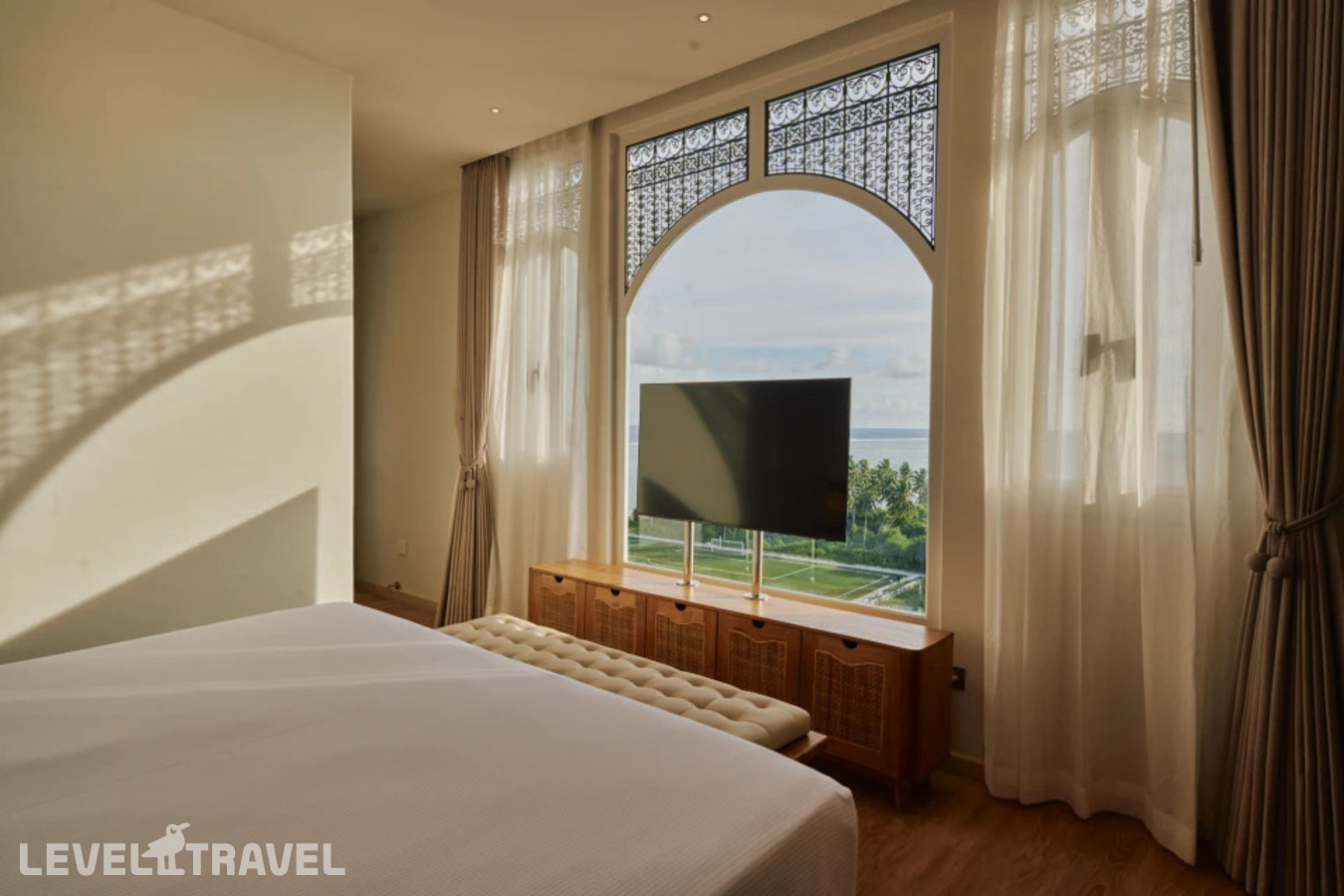 фотографии номера Делюкс Infinity отеля Stone Hotels Maldives в Мальдивы(Диффуши) - фото №1