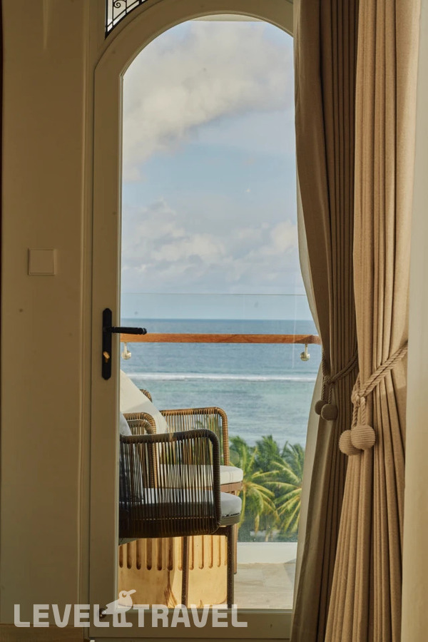 фотографии номера Делюкс Infinity отеля Stone Hotels Maldives в Мальдивы(Диффуши) - фото №11