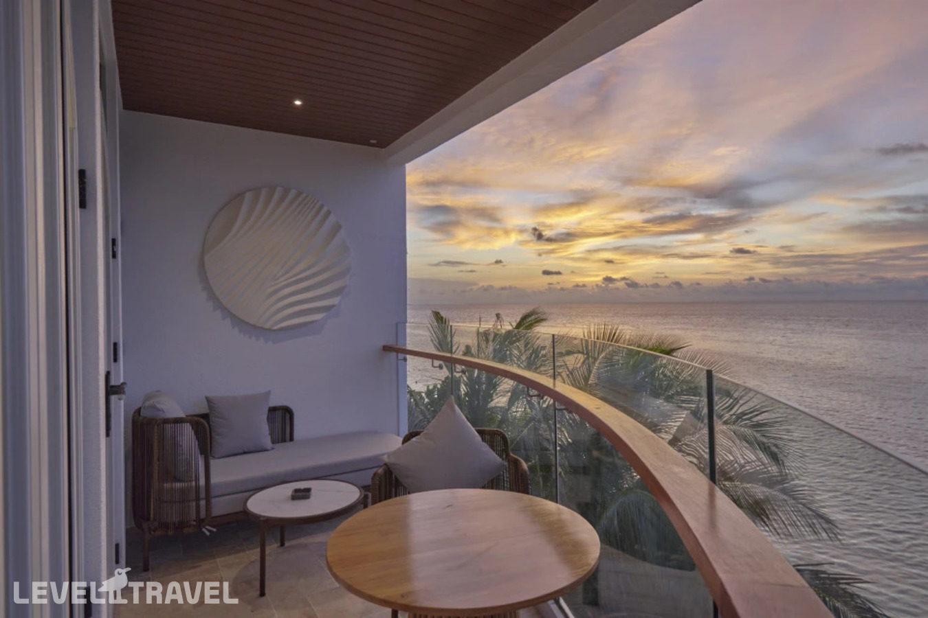 фотографии номера Гранд с видом на море отеля Stone Hotels Maldives в Мальдивы(Диффуши) - фото №11