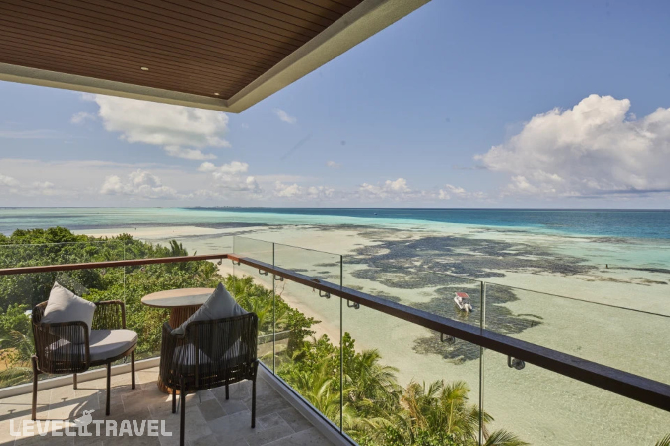 фотографии номера Гранд Infinity отеля Stone Hotels Maldives в Мальдивы(Диффуши) - фото №7