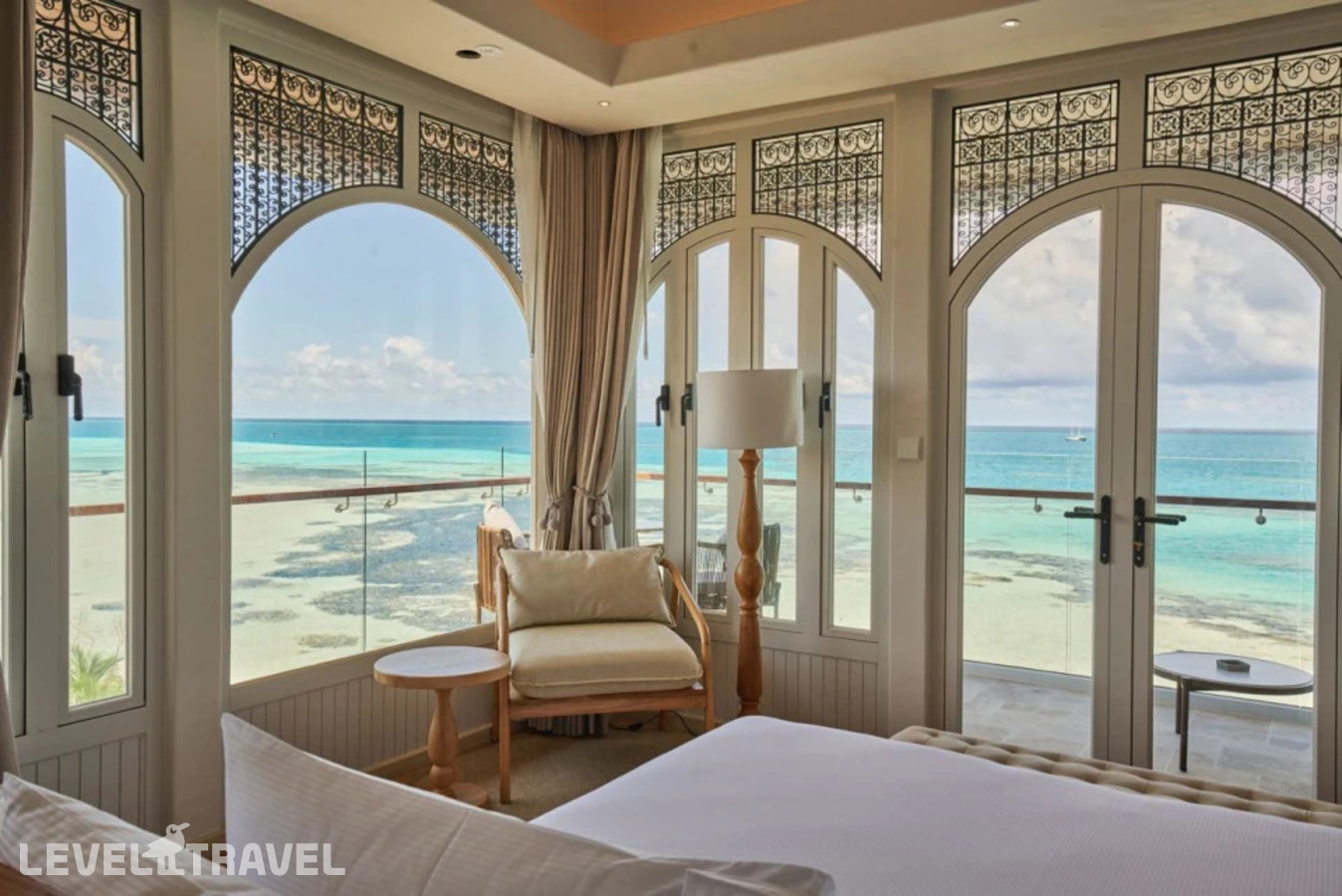 фотографии номера Гранд Infinity отеля Stone Hotels Maldives в Мальдивы(Диффуши) - фото №5