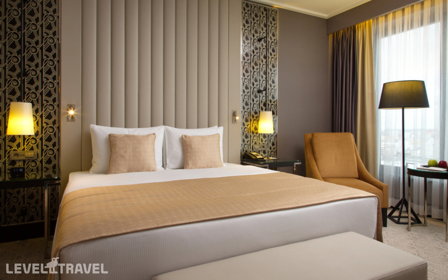 фотографии номера Двухместный номер с террасой Guest двуспальная кровать отеля Doubletree By Hilton в Беларусь(Минск) - фото №3