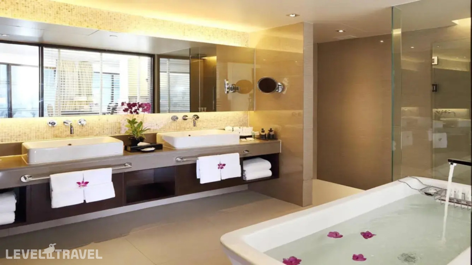фотографии номера Люкс с террасой и видом на океан (2 спальни) отеля Le Meridien Phuket Beach Resort в Таиланд(Карон Бич) - фото №7