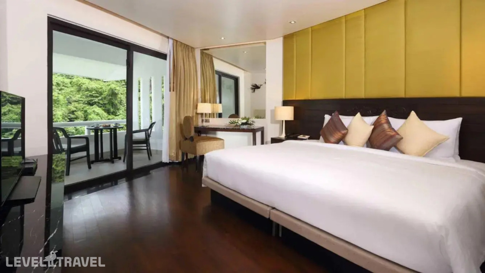 фотографии номера Люкс с террасой и видом на океан (2 спальни) отеля Le Meridien Phuket Beach Resort в Таиланд(Карон Бич) - фото №1