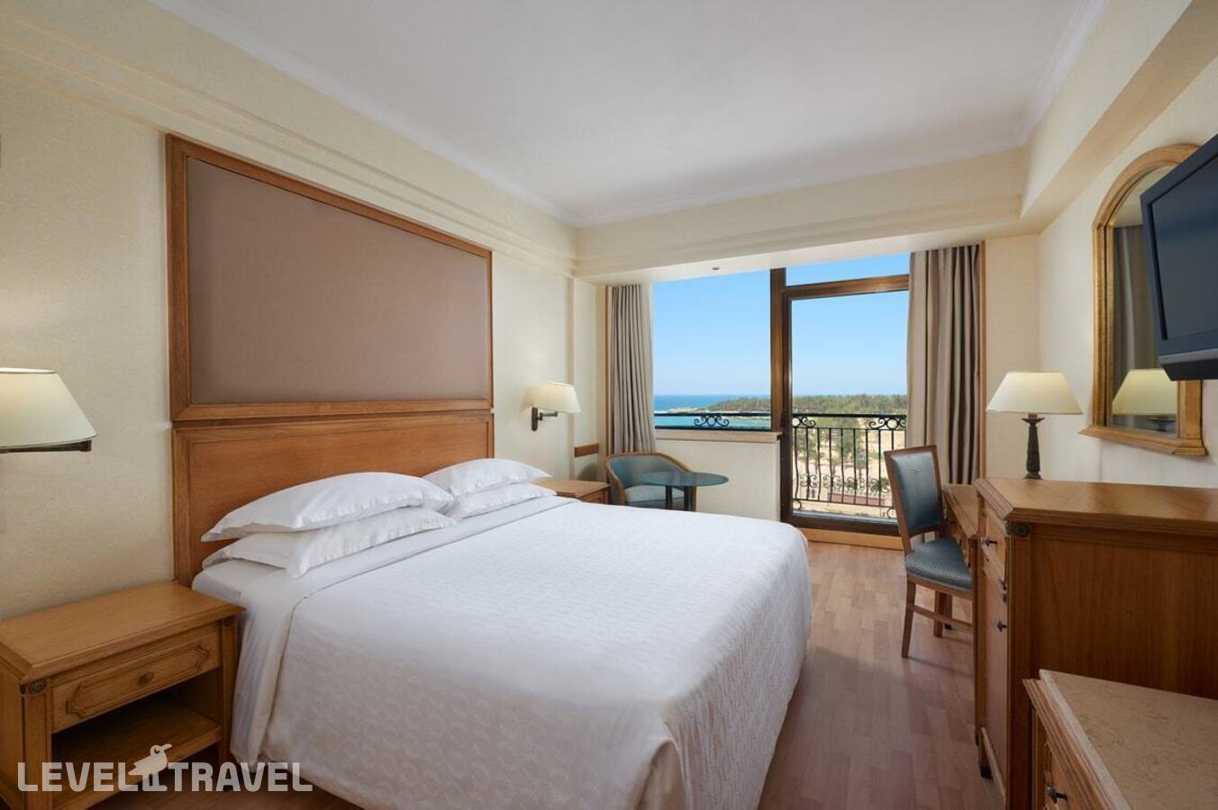 фотографии номера Стандартный с балконом и видом на море отеля Sheraton Montazah Alex в Египет(Александрия) - фото №2
