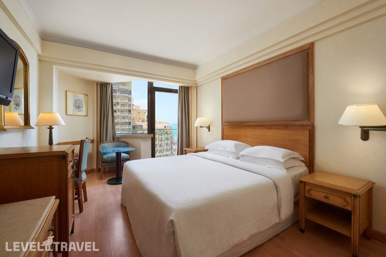 фотографии номера Клубный с балконом и видом на город отеля Sheraton Montazah Alex в Египет(Александрия) - фото №1