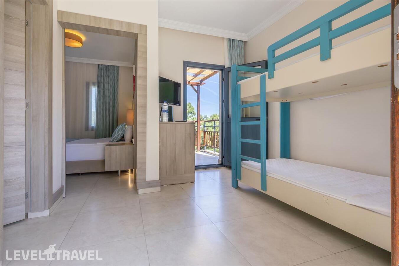 фотографии номера Клубный семейный полулюкс отеля Bodrum Park Resort в Турция(Ялычифтлик) - фото №1