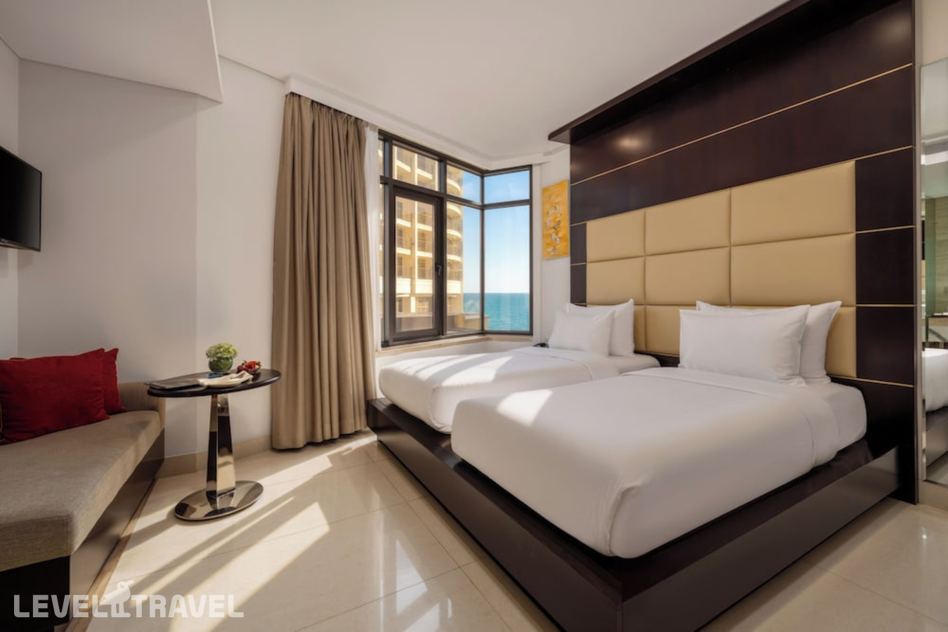 фотографии номера Размещение по прибытии отеля Holiday Beach Hotel Danang в Вьетнам(Дананг) - фото №9