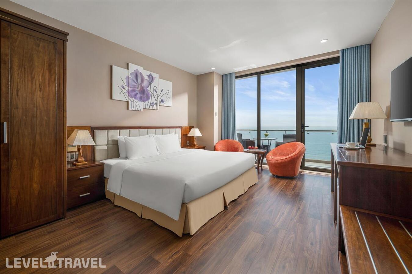 фотографии номера Номер Junior отеля Yarra Ocean Suites Da Nang Hotel в Вьетнам(Дананг) - фото №1