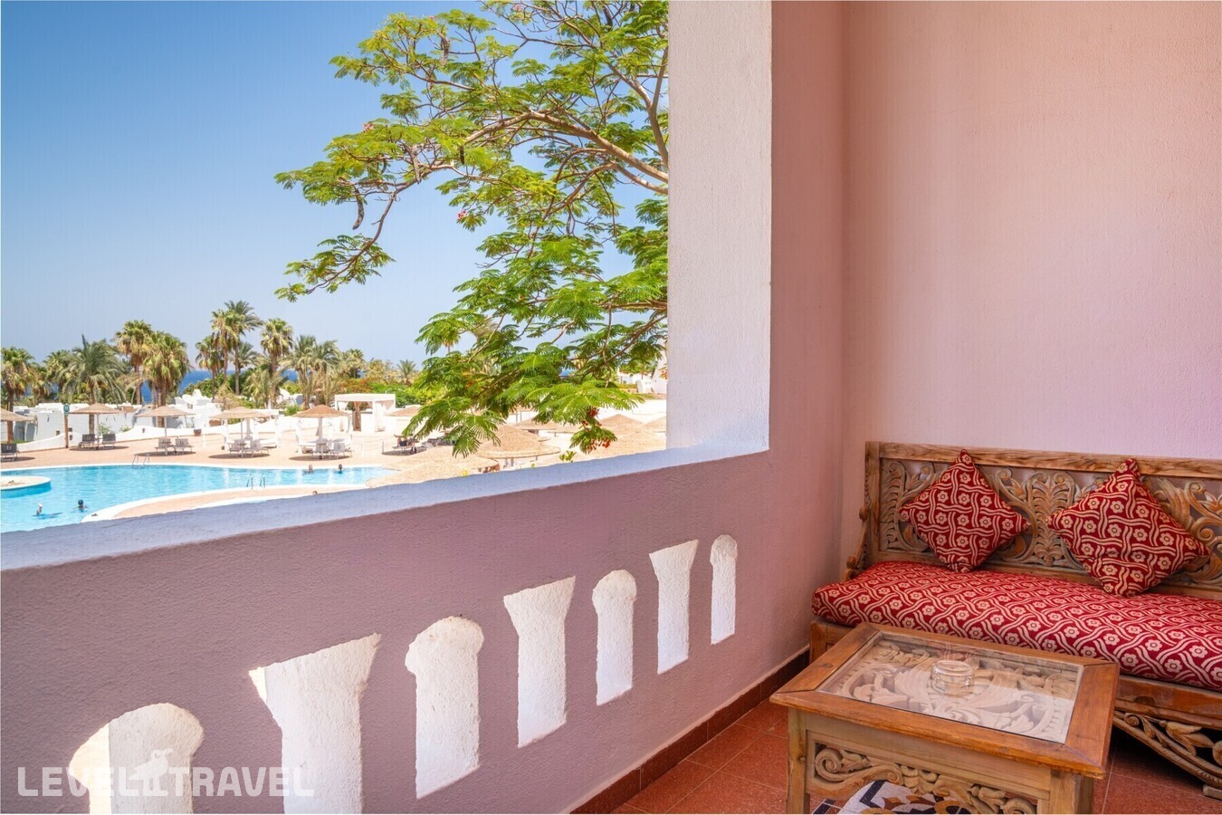 фотографии номера Полулюкс Harem с видом на море/бассейн отеля Domina Coral Bay Aquamarine Beach в Египет(Корал Бэй) - фото №4