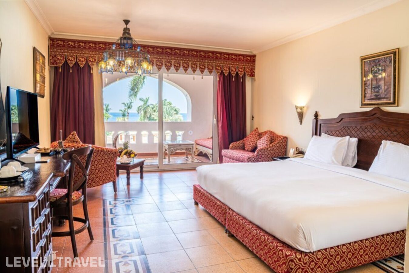 фотографии номера Делюкс Harem с видом на бассейн и сад отеля Domina Coral Bay Aquamarine Beach в Египет(Корал Бэй) - фото №1