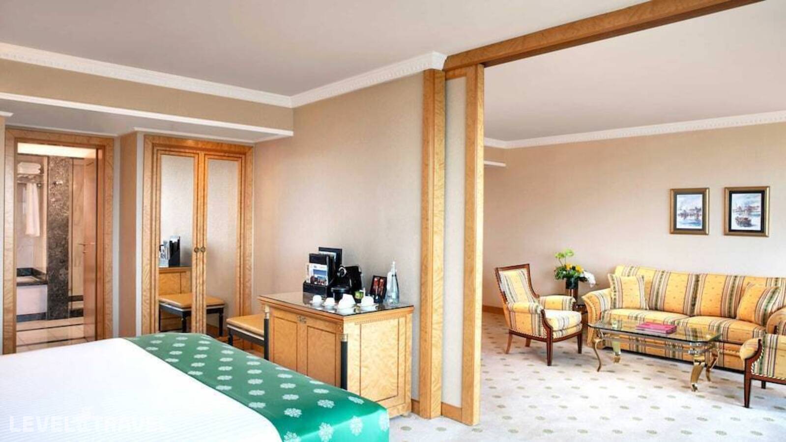 фотографии номера Полулюкс с видом на город отеля Intercontinental Hotel Istanbul (Ex. Ceylan Intercontinental Hotel) в Турция(Бейоглу) - фото №3