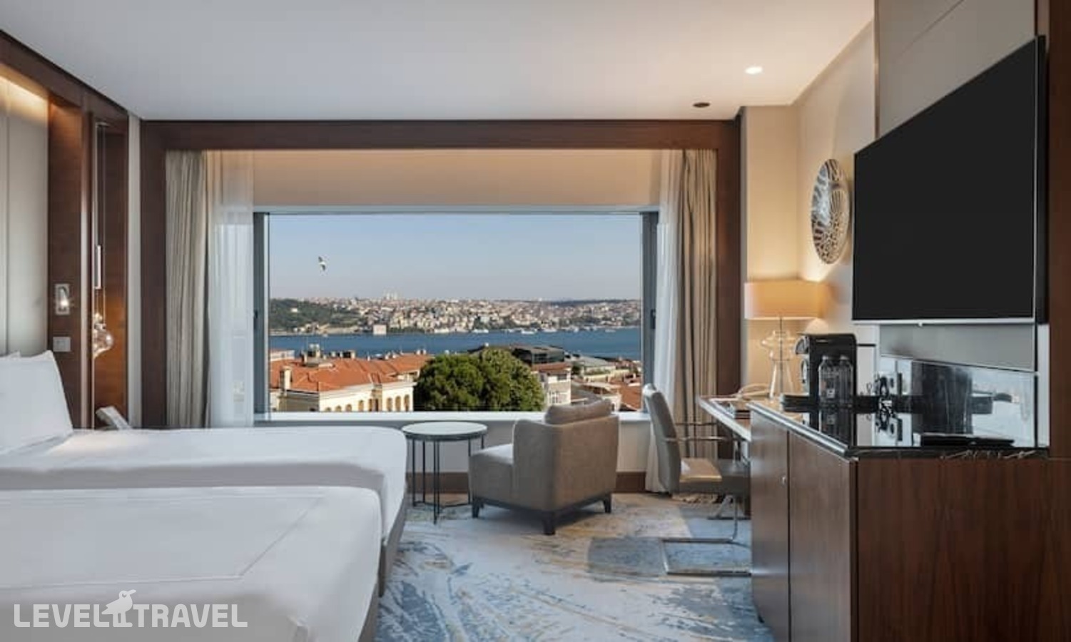 фотографии номера Делюкс с видом на Босфор (отдельные кровати) отеля Conrad Istanbul Bosphorus в Турция(Бешикташ) - фото №3