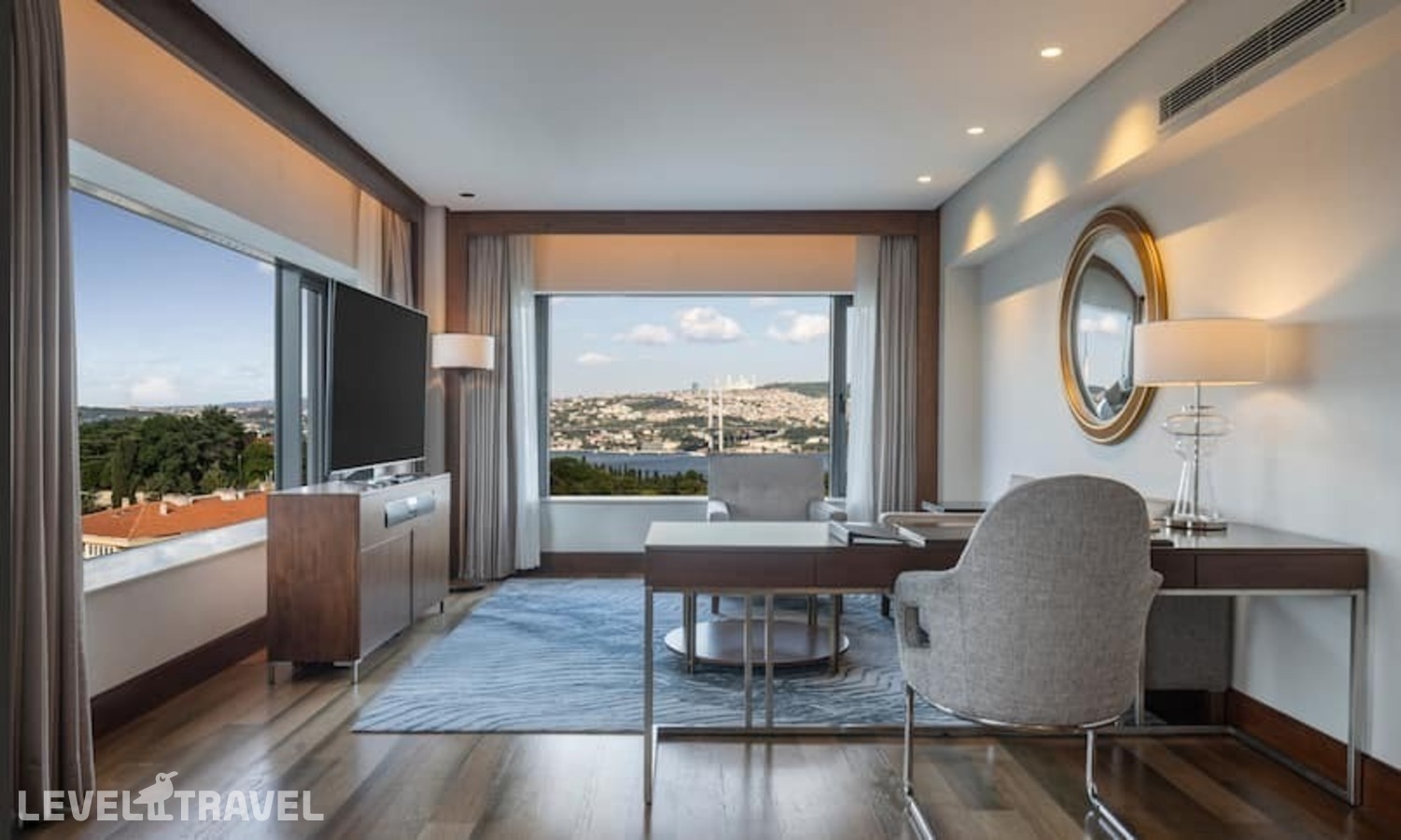 фотографии номера Роскошный люкс Гранд с видом на Босфор отеля Conrad Istanbul Bosphorus в Турция(Бешикташ) - фото №9