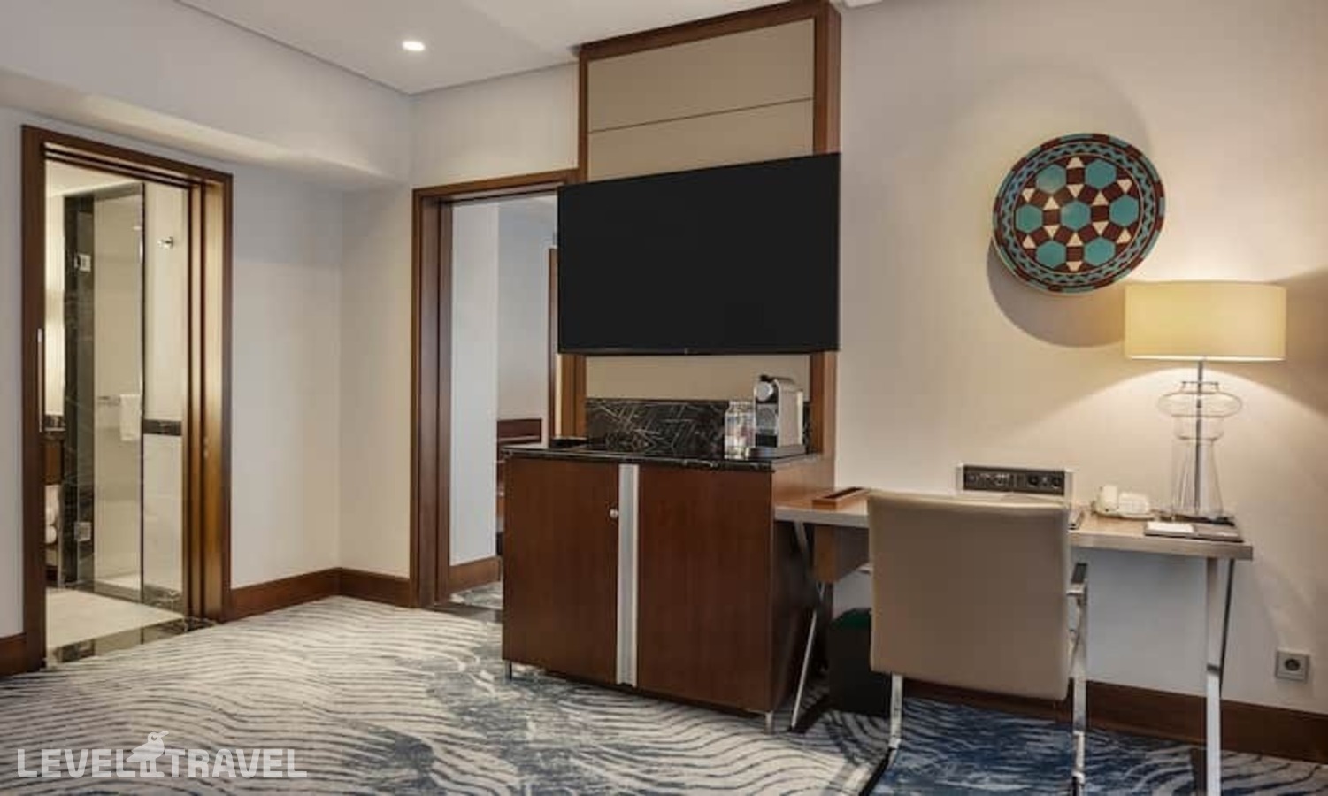 фотографии номера Семейный люкс с видом на город отеля Conrad Istanbul Bosphorus в Турция(Бешикташ) - фото №2