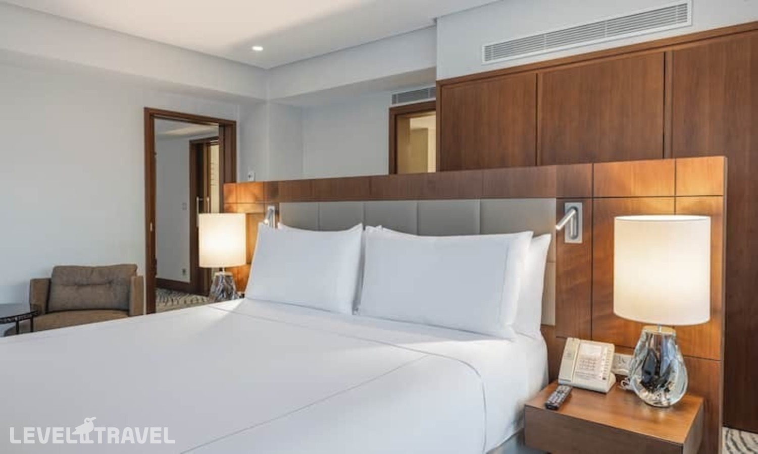 фотографии номера Семейный люкс с видом на город отеля Conrad Istanbul Bosphorus в Турция(Бешикташ) - фото №5