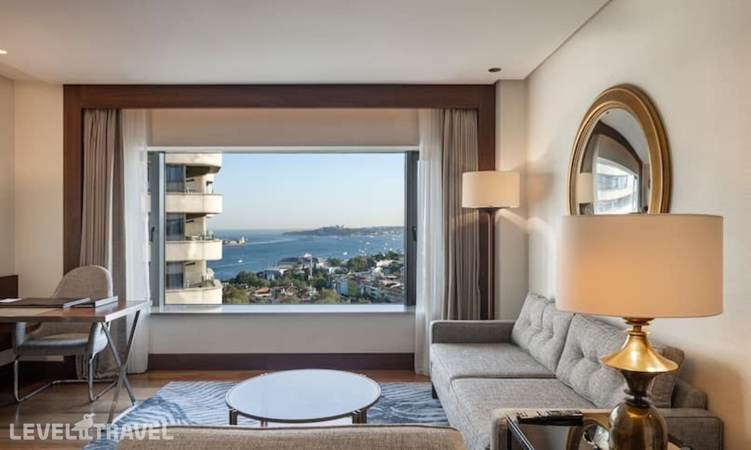 фотографии номера Семейный люкс с видом на Босфор (2 спальни) отеля Conrad Istanbul Bosphorus в Турция(Бешикташ) - фото №6