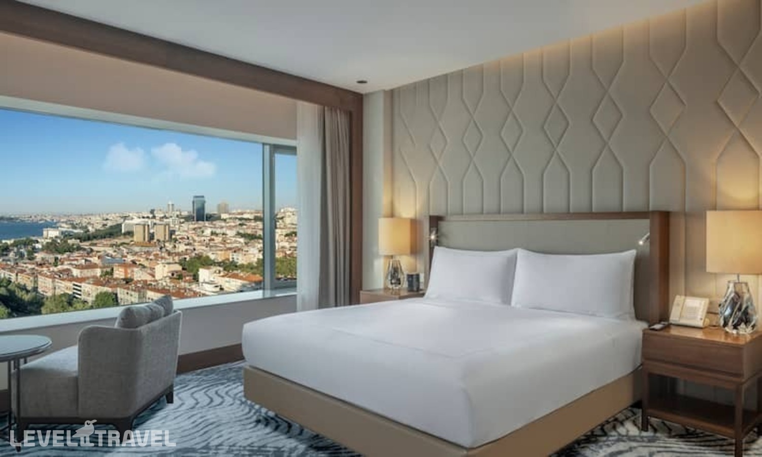 фотографии номера Семейный люкс с видом на Босфор (2 спальни) отеля Conrad Istanbul Bosphorus в Турция(Бешикташ) - фото №5