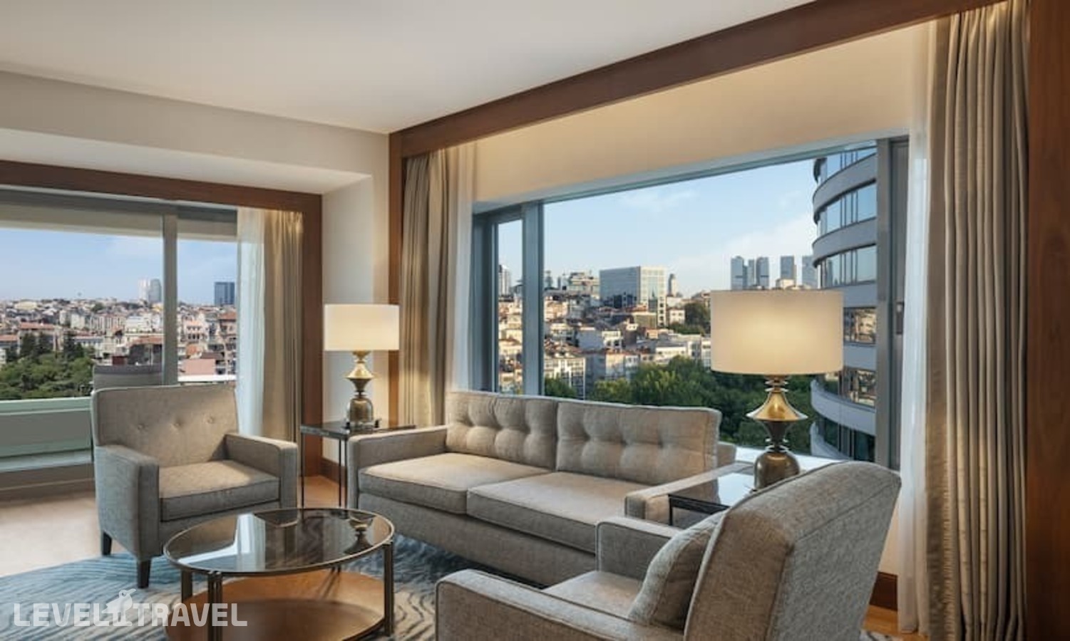 фотографии номера Люкс Park с балконом отеля Conrad Istanbul Bosphorus в Турция(Бешикташ) - фото №1