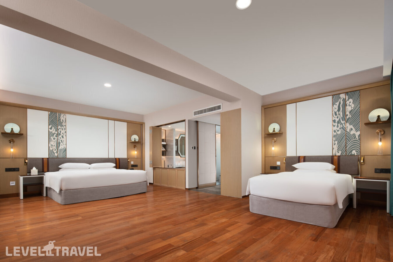 фотографии номера Трехместный семейный номер (зона 1) отеля Horizon Resort & Spa в Китай(Ялонг Бэй) - фото №1