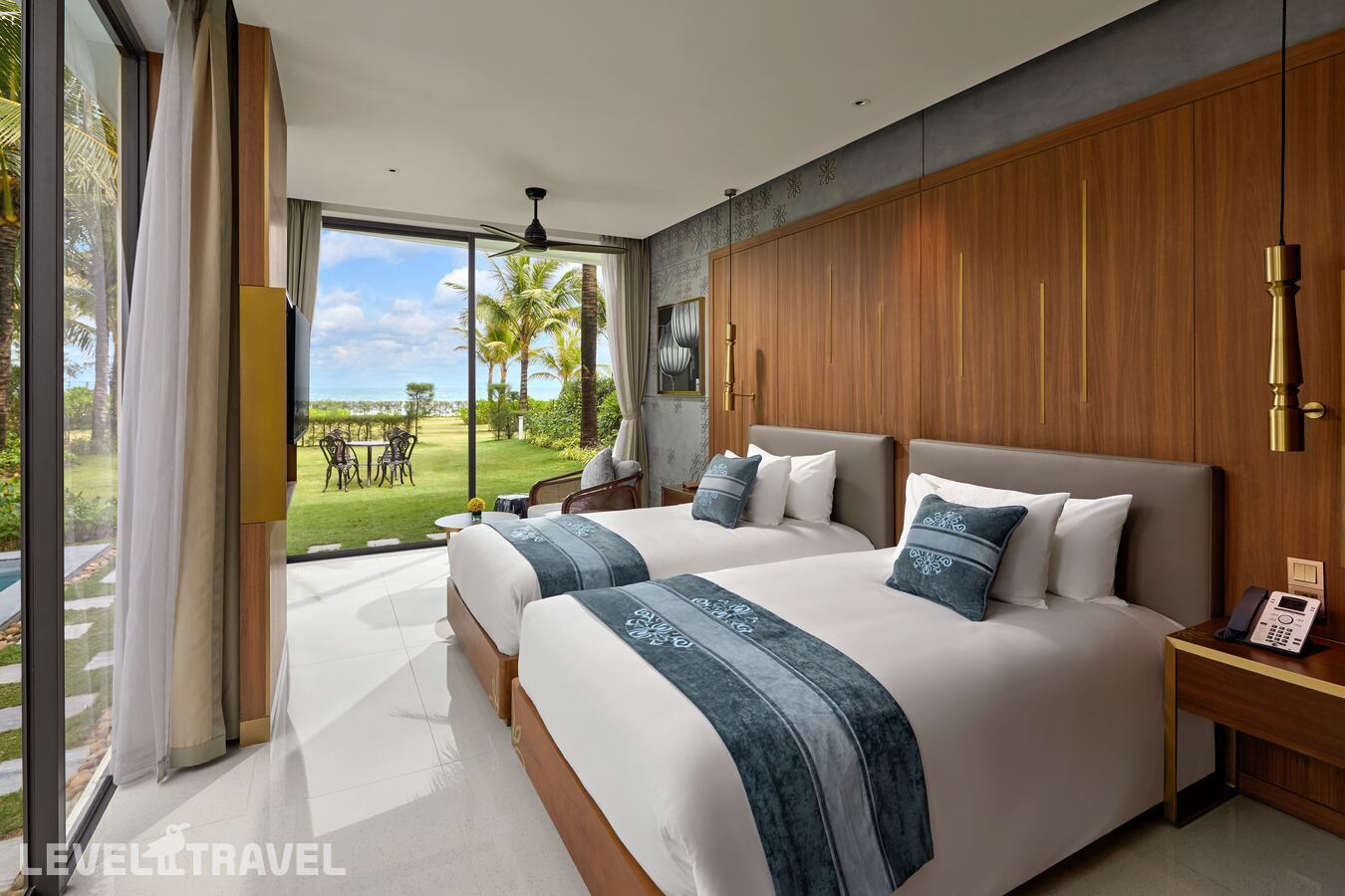 фотографии номера Вилла с видом на океан (2 спальни) отеля Wyndham Hoi An Royal Beachfront Resort & Villas в Вьетнам(Хойан) - фото №1