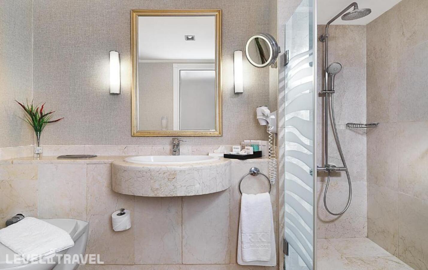 фотографии номера Стандартный с видом на море отеля Imperial Turkiz Resort Hotel в Турция(Кемер - центр) - фото №5