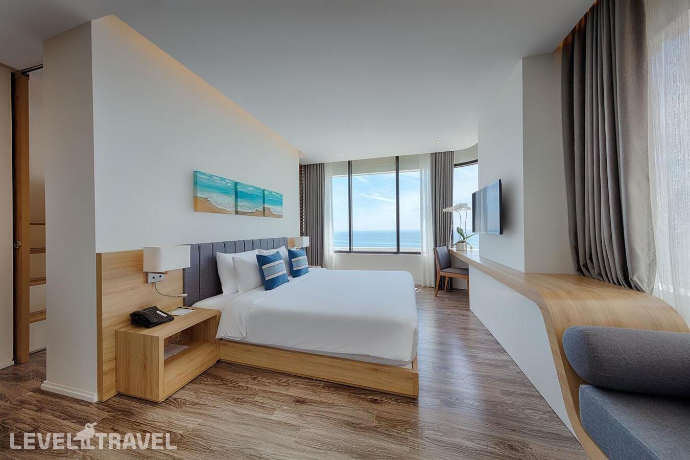 фотографии номера Представительский семейный люкс отеля Belle Maison Parosand Danang Hotel – Managed By H&K Hospitality в Вьетнам(Дананг) - фото №1