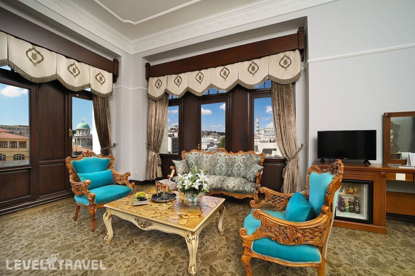 фотографии номера Полулюкс с видом на город отеля Legacy Ottoman Hotel в Турция(Сиркеджи) - фото №1