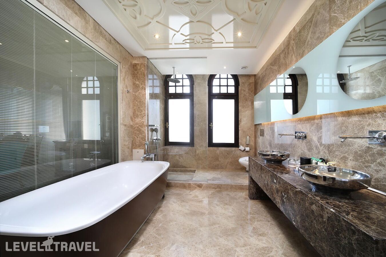 фотографии номера Полулюкс с видом на город отеля Legacy Ottoman Hotel в Турция(Сиркеджи) - фото №2