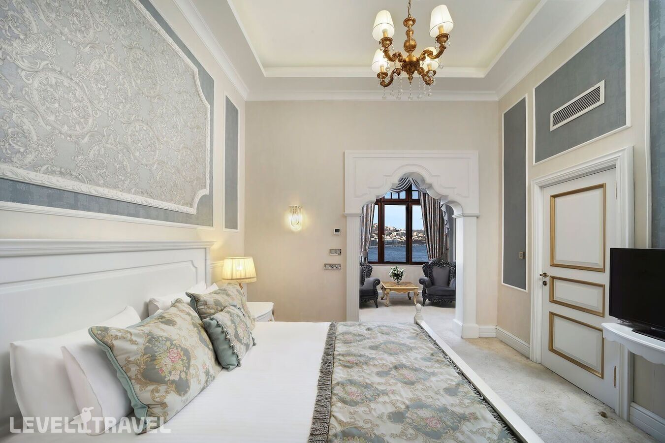 фотографии номера Люкс с видом на море отеля Legacy Ottoman Hotel в Турция(Сиркеджи) - фото №1