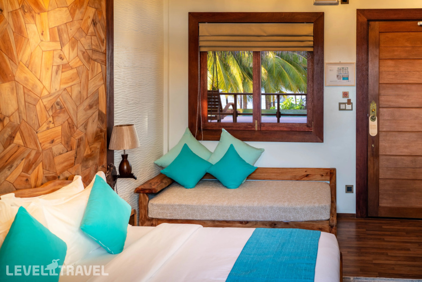 фотографии номера Делюкс с видом на бассейн отеля Island Luxury Boutique Hotel Fulhadhoo Guesthouse в Мальдивы(Фулхадху) - фото №1